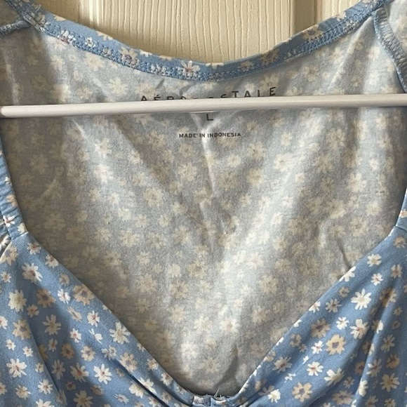 Aeropostale blue floral crop top - Picture 3 of 3